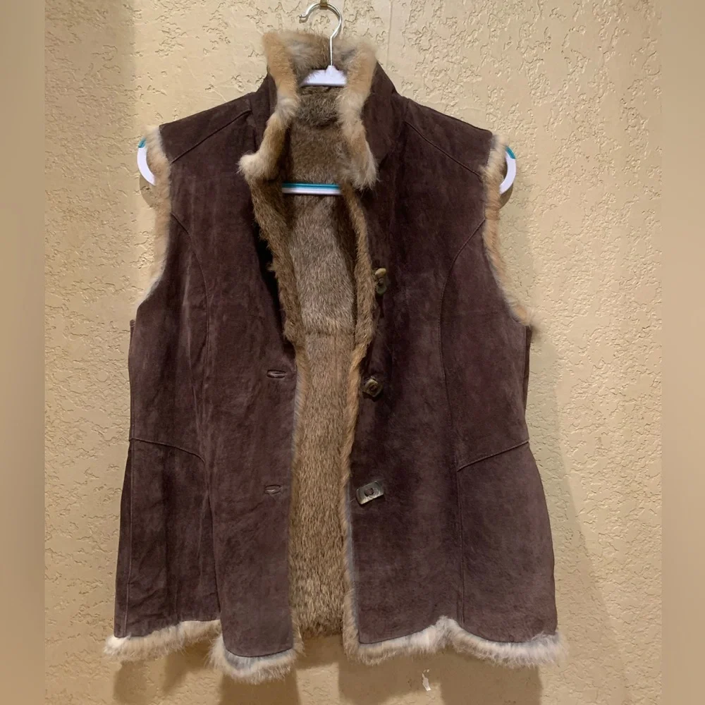 Reversible Fur and Suede Vest - Picture 3 of 4